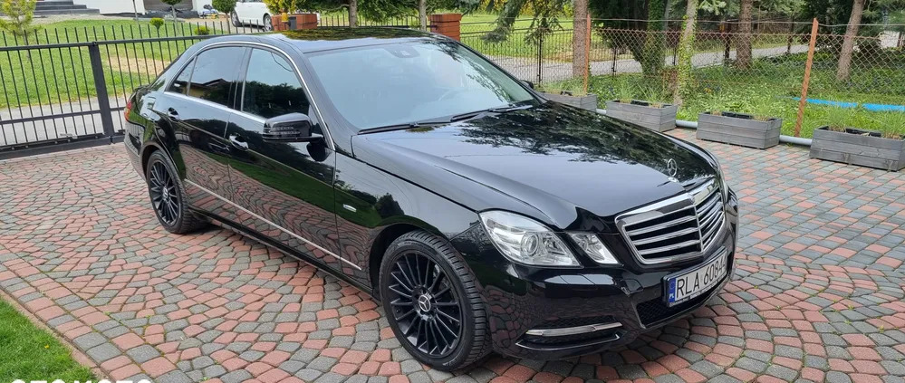 samochody osobowe Mercedes-Benz Klasa E cena 49999 przebieg: 220000, rok produkcji 2010 z Łańcut